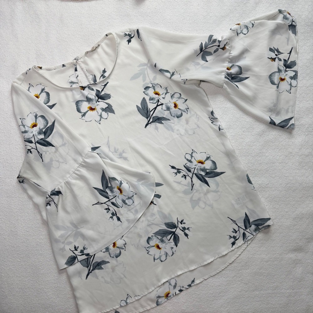 Pleione Women White Floral Bell Sleeve Blouse WQZ503877 Size L